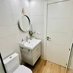 Loft De Estilo Industrial Con Jardin Y Garaje Privados Daire *