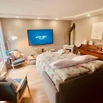 Daire Loft De Estilo Industrial Con Jardin Y Garaje Privados Valladolid