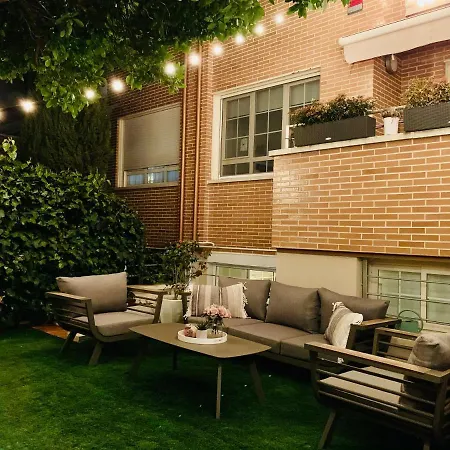 아파트 Loft De Estilo Industrial Con Jardin Y Garaje Privados