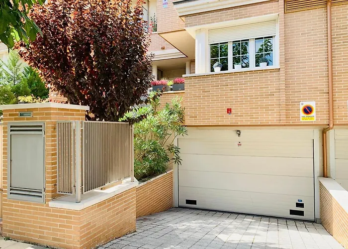 Appartamento Loft De Estilo Industrial Con Jardin Y Garaje Privados