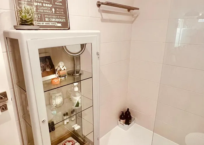 Appartement Loft De Estilo Industrial Con Jardin Y Garaje Privados